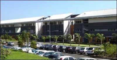 Dans quelle commune le SMUR de l'est est-il installé ?