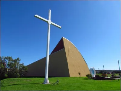 En anglais comment dit-on : "notre île" ?