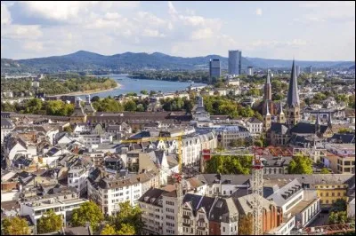 Quel est le nom de l'ex-capitale de l'Allemagne de l'Ouest ?