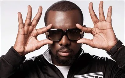 Complétez les paroles : "Vois-tu comment le monde est stupide ?
Vois-tu comment le diable est habile ?
(Maître Gims - Brisé)