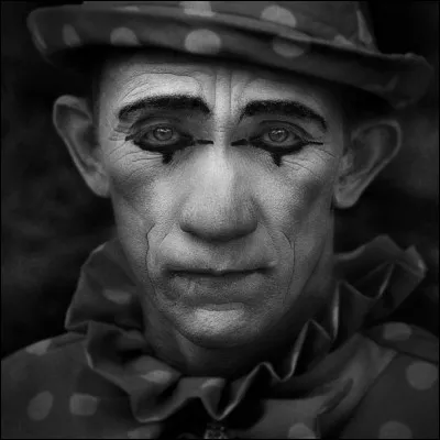 Quel acteur comique très célèbre a réalisé la comédie dramatique 'Le Cirque' ?