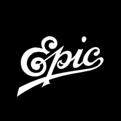 Combien d'albums sont sortis sous le label "Epic" (de son vivant) ?