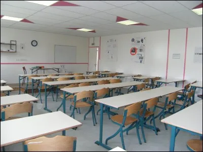 Dans quelle salle les &eacute;l&egrave;ves du second degr&eacute; peuvent-ils s'installer pour travailler quand ils n'ont pas cours ?