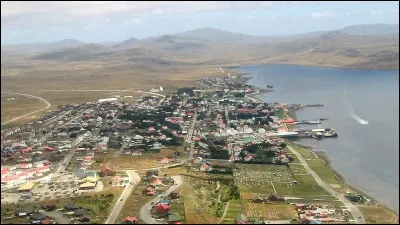 De quelles îles de l'Atlantique, Port Stanley, la capitale, est-elle le sujet d'un confit entre le Royaume-Uni et l'Argentine ?