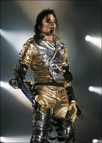 Combien de temps dura le HIStory Tour ?