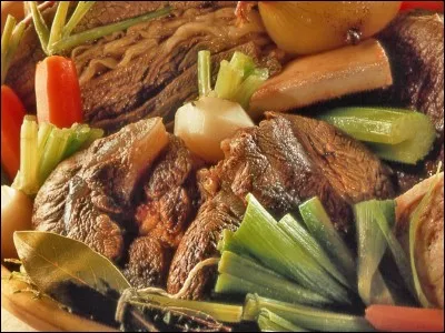 Quelle viande utilise-t-on traditionnellement pour faire un pot-au-feu ?