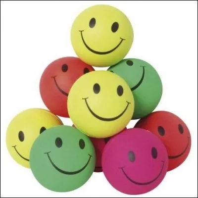 Lequel de ces sports ne se joue pas avec une balle ou un ballon ?