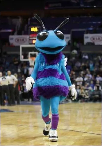 Ce caractère fait partie de l'équipe depuis ses débuts et l'a même suivi lors de ses déménagements. Il a été choisi 2 ans avant qu'une tornade du même nom frappe la côte est des USA. Vous savez son nom ?