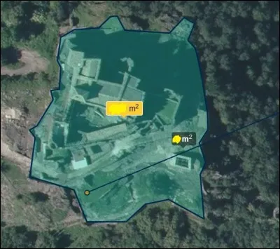 L'emprise au sol du site de Ventadour, dans la grande enceinte, est d'environ... (données satellite)