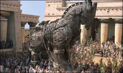 Lorsque ce n'est pas celui de la mythologie grecque dans quel domaine peut-on rencontrer un cheval de Troie ?