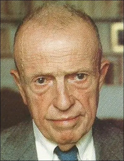 Écrivain, ethnologue, voici...