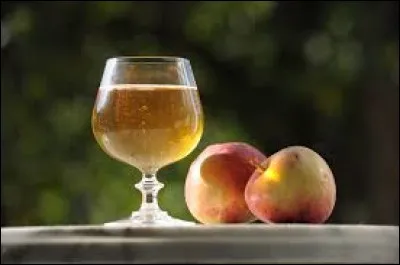 Le Cidre est une boisson alcoolisée obtenue à partir de la fermentation du jus de pomme.