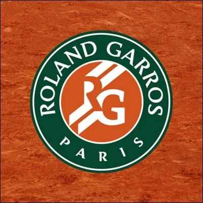 Comment se nomme le court central de Roland-Garros ?