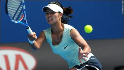 En 2011, Li Na est la première joueuse de son pays à remporter le simple dame à Roland-Garros. De quelle nationalité est-elle ?