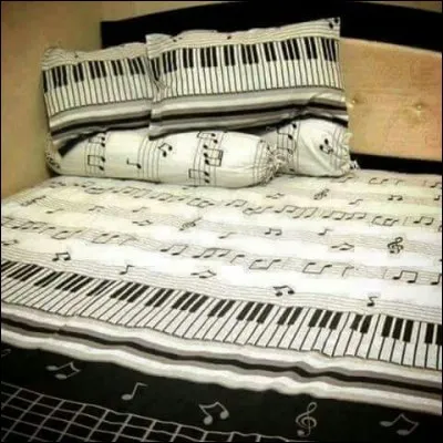 Qui chantait "Je l'ai rêvée si fort que les draps s'en souviennent" ?