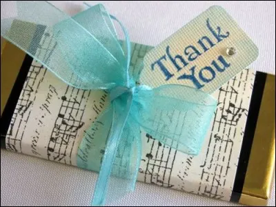 Qui chantait "Le Monde y'a longtemps qu'elle fait plus semblant, elle achète Match en cachette c'est bien plus marrant" ?