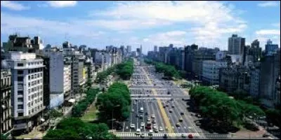 Dans quel pays se trouve la rue la plus large du monde ?