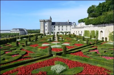 Géométrie, ordre, culture ce sont les jardins dits ''classiques'' du XVIIe siècle dont André Le Nôtre était le virtuose. Quels sont ceux-ci ?