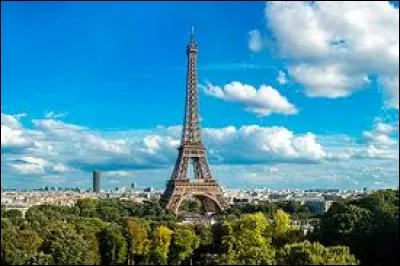 Comment s'appelle le système d'autopartage de voitures électriques en libre service à Paris ?