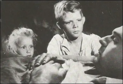 Quelle actrice a commenc&eacute; sa carri&egrave;re dans ce film ?