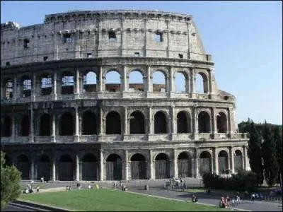 Le Colise de Rome : Sur la demande de quel empereur a-t-il t construit ?