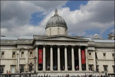 "National Gallery" est un musée situé à Londres.