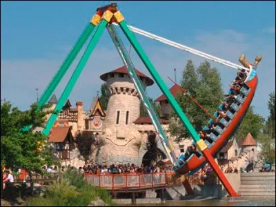 C'est l'un des plus grands parcs d'attraction de France. Une journée d'amusement dans l'univers de la bande dessinée d'Uderzo et Goscinny ! De quel parc d'attractions s'agit-il ?