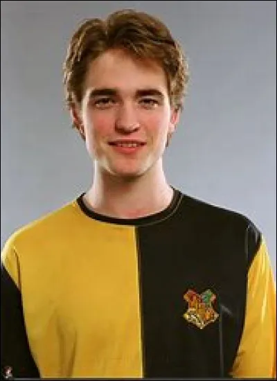 Qui invite-t-il au bal du tournoi des Trois Sorciers ?