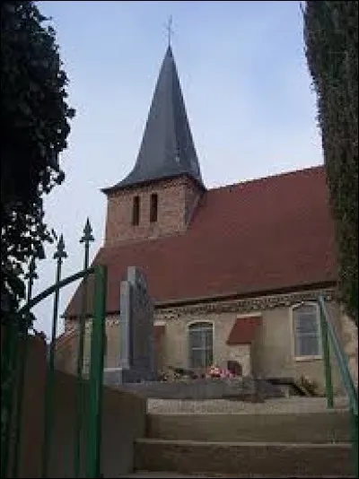 Voici l'église Saint-Étienne de Montagny-près-Louhans. Commune Saône-et-Loirienne, elle se situe dans l'ancienne région ...