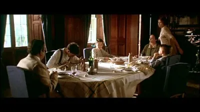 Qu'a mangé Ferdinand pour avoir mal au ventre à table ?