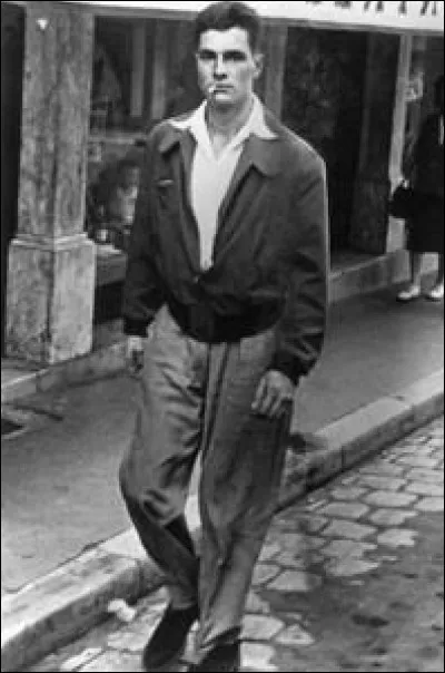 Réélu à la Présidence de la République, profitant de circonstances particulières...