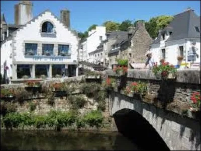 Dans quel d&eacute;partement de la Bretagne se trouve la commune de Pont-Aven ?