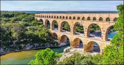 Dans quelle r&eacute;gion se situe le pont du Gard ?