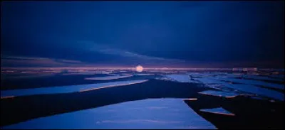 Pour quelle raison, les zones polaires sont-elles plongées dans la nuit durant quasiment 6 mois de suite ?