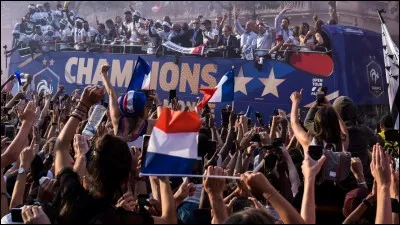 Par quelle avenue sont-ils rentrés à Paris ?