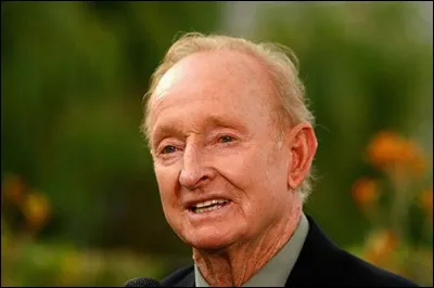 Rod Laver, âgé de 80 ans, est une légende en Australie. Dans quel sport a-t-il brillé ?