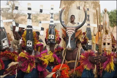 Les Dogons sont un peuple de quel pays ?