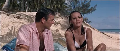 Claudine Auger est Dominique Derval dans ce James Bond des débuts : de quel film s'agit-il ?