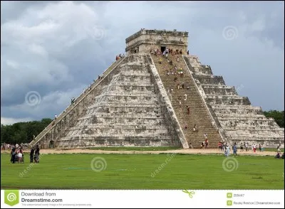 Cet édifice est situé :