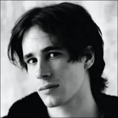 Je vous propose la belle version de ''Hallelujah'' de Jeff Buckley. Qui a créé cette chanson ?