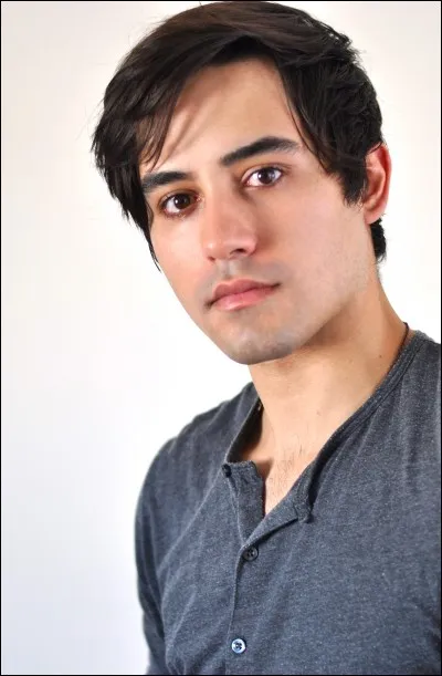 Qui est cet acteur et producteur qui l'interprète ?