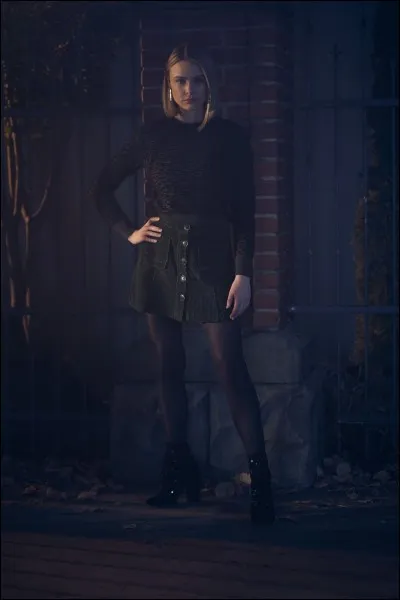 Comment s'appelle l'actrice (vue dans "Hôpital central") qui l'interprète ?