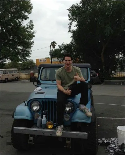 Quelle était l'immatriculation de sa Jeep dans ''Teen Wolf'' ?