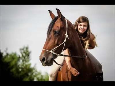 Comment se nomme le cheval d'Axelle dans "Un cur de cavalière" ?