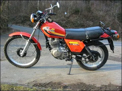La Honda 500 XLS avait une roue avant de 23 pouces.