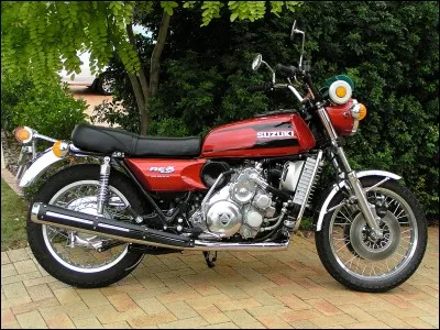 La Suzuki RE5 est la seule moto à avoir eu un moteur rotatif.