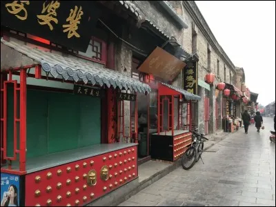 Il est maintenant quatorze heures, tu as fini de manger avec ou sans Florence. Où vas-tu maintenant ?