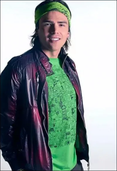 Alexandre est fou amoureux de Lucie :