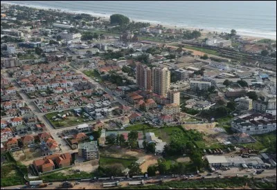 Cette ville du Congo, sur l'Atlantique, dans une région d'intense activité pétrolière, c'est :