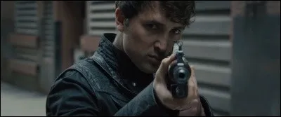 Vers la fin, Tris est obligée de tuer l'un de ses amis en lui tirant une balle dans la tête. Comment s'appelait celui-ci ?